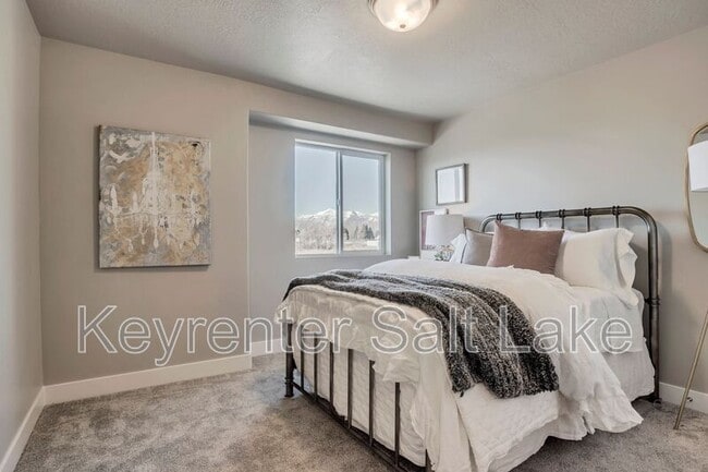 Building Photo - 1869 S 1080 W