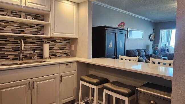 Building Photo - 4575 Cove Cir