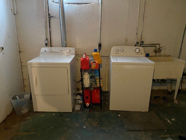 Building Photo - 1204 Kenwood Ave