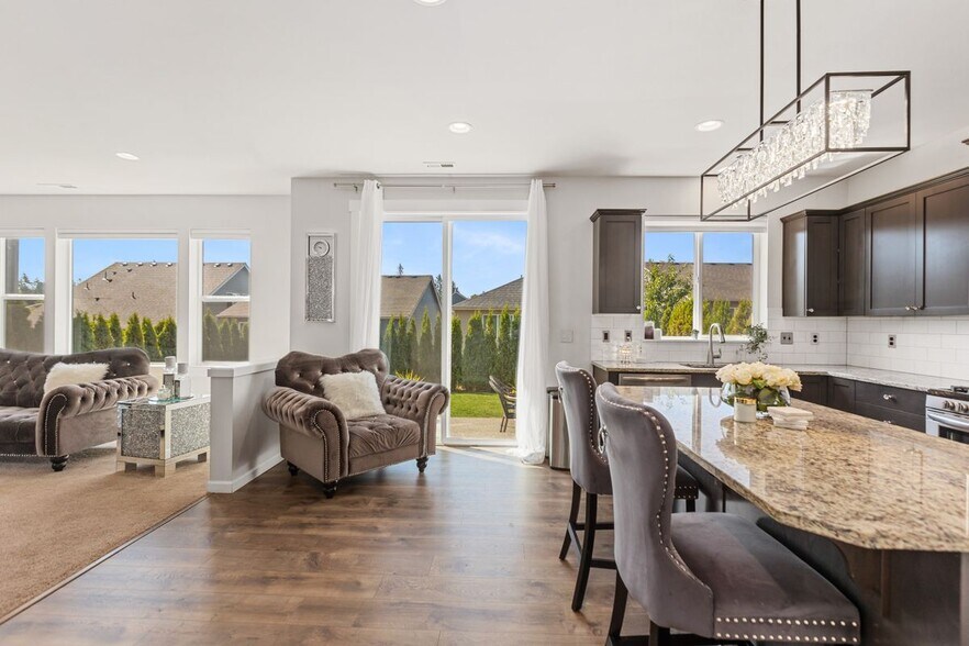 Building Photo - 9798 15th St SE