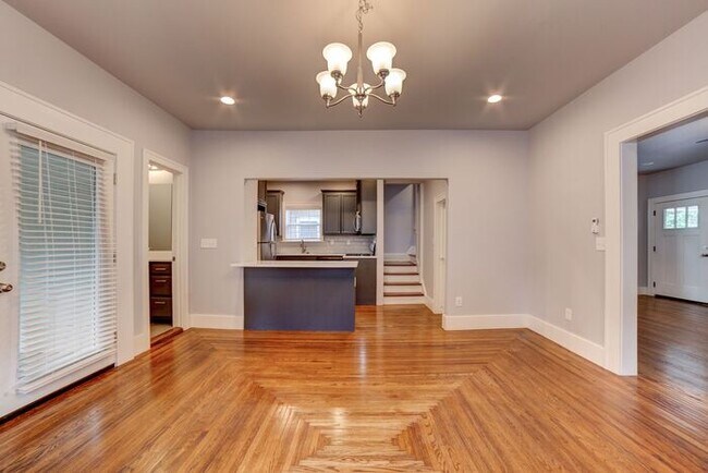 Building Photo - 3/2.5 Dream Home With Lots Of Charm