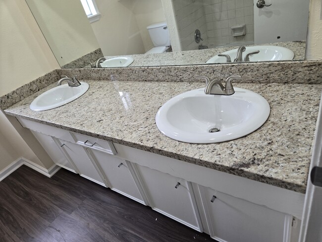 Building Photo - 9003 Haverstock Dr