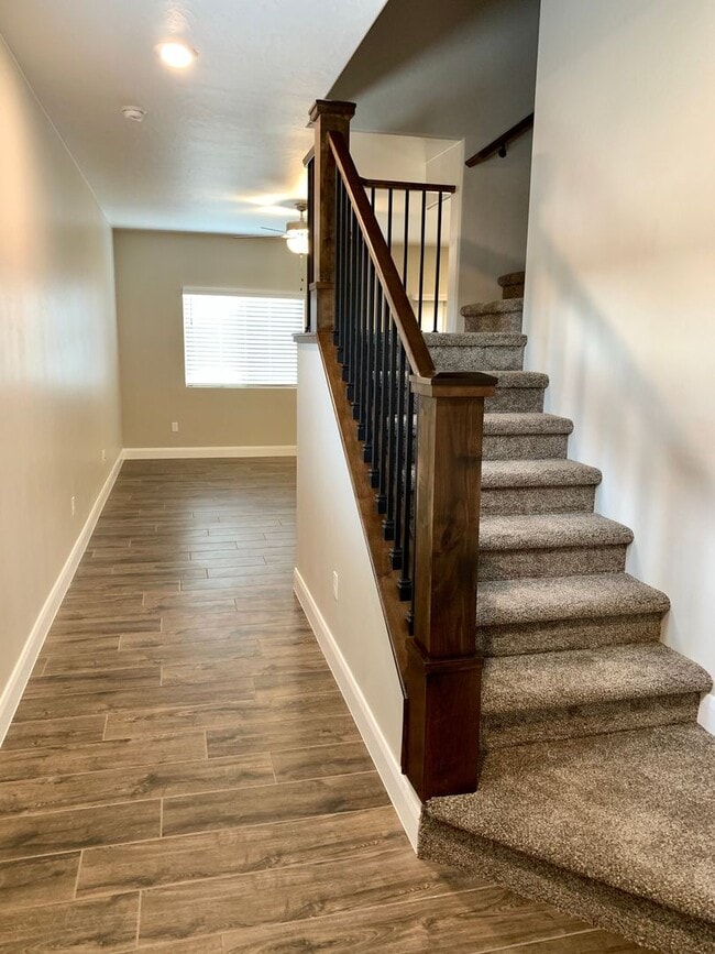 Building Photo - Spacious 3-Bedroom Townhome in Black Hawk ...
