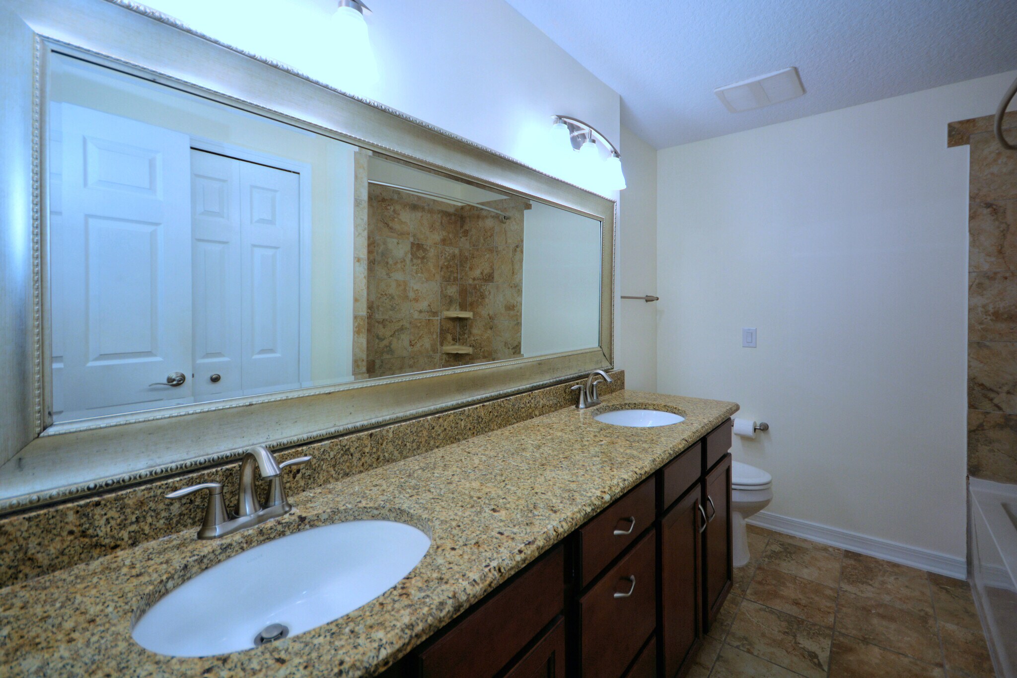 Guest bathroom - 4538 Palmetto Cove Ln