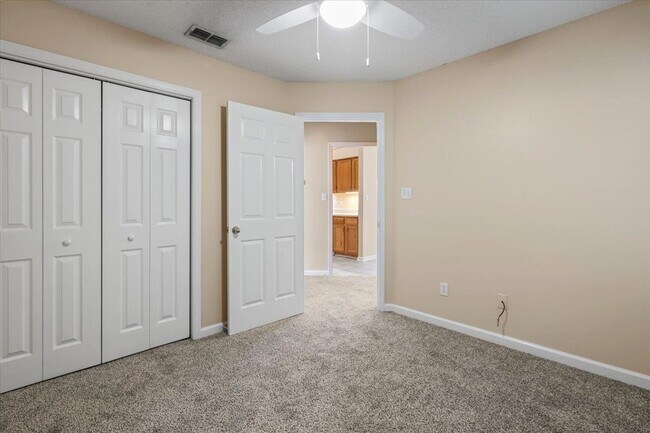 Building Photo - 135 Ivernia Loop