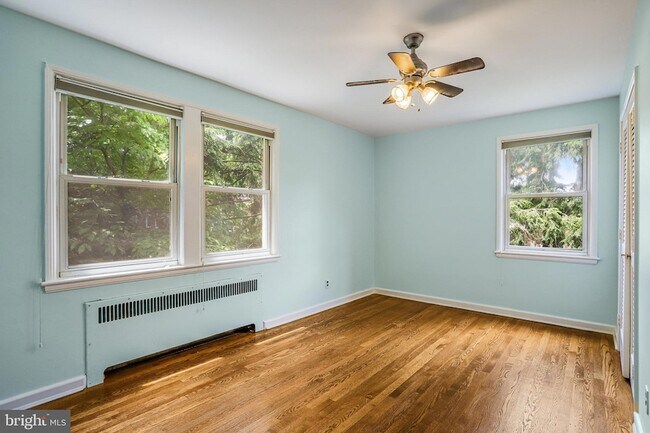 Building Photo - 4004 Beecher St NW