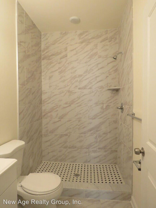 PRIVATE BATHROOM - 303 N 41st St