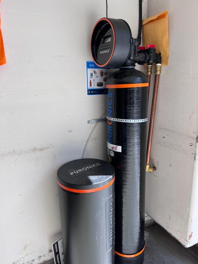 Building Photo - 2622 Baton Rouge Dr