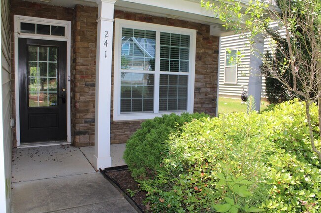 Building Photo - 241 Vinewood Pl