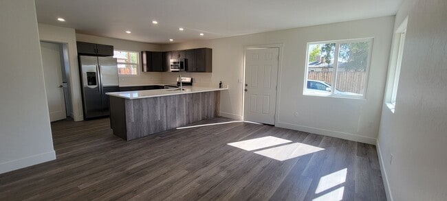Building Photo - New Construction Walking Distance to CMU