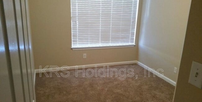 Building Photo - 940 Allendale Dr