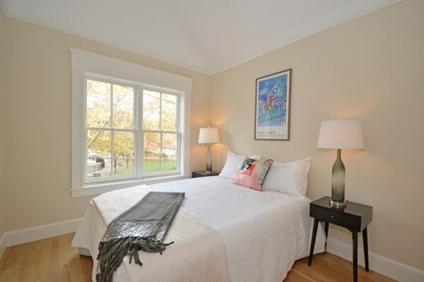 Building Photo - 136 Banks St