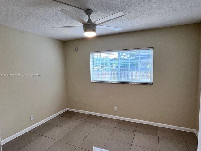 Building Photo - 432 SE 20th St