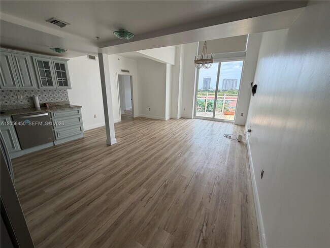 Building Photo - 3000 NE 188th St