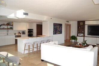 Building Photo - 11113 Biscayne Blvd