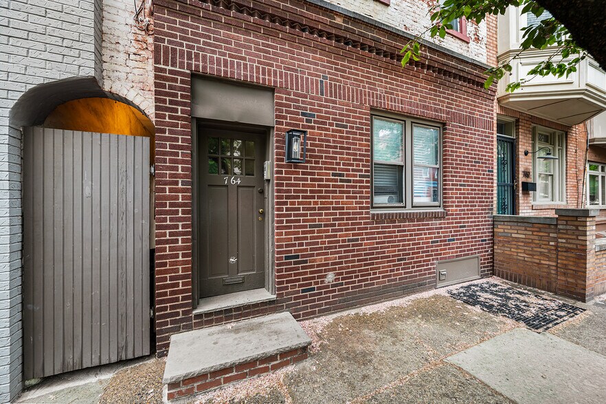 Building Photo - 764 S 6th St