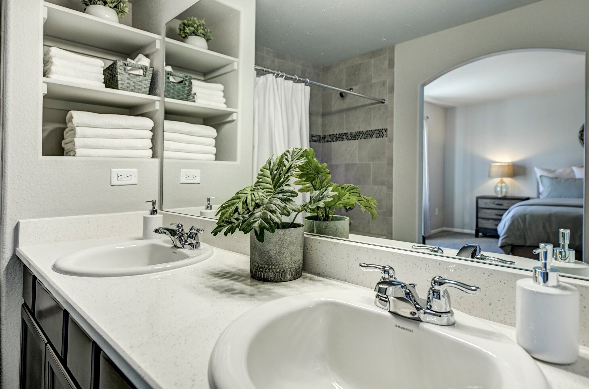 Building Photo - 7604 Sand Lake Heights