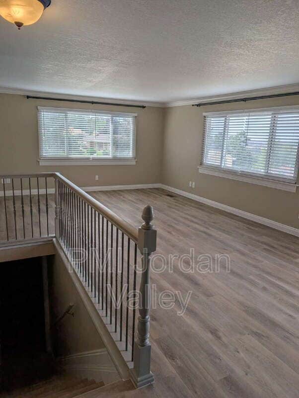 Building Photo - 1394 N 400 E
