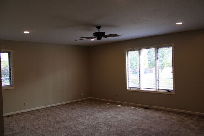 Building Photo - Full Unfinshed Basement