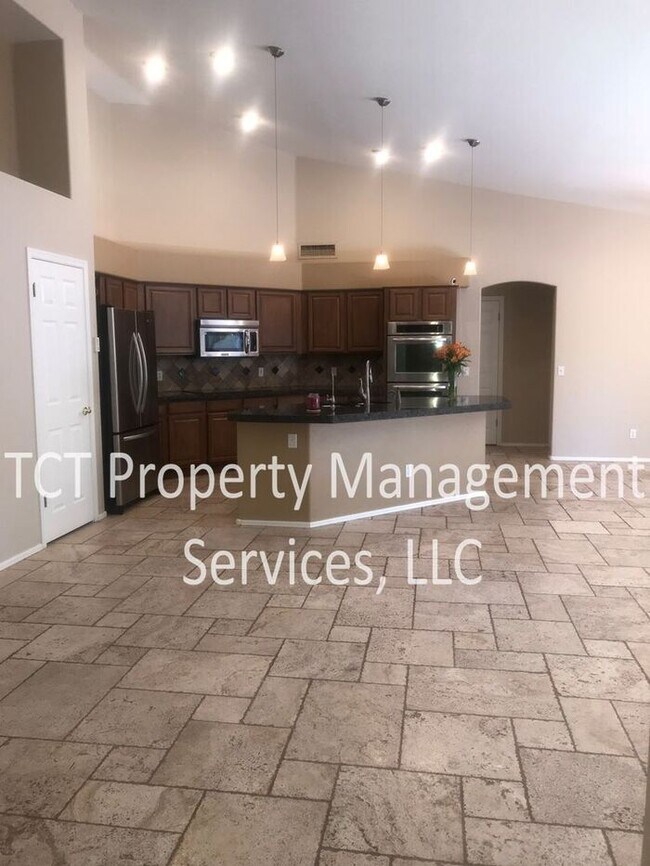 Building Photo - Spacious Home in North East Mesa!