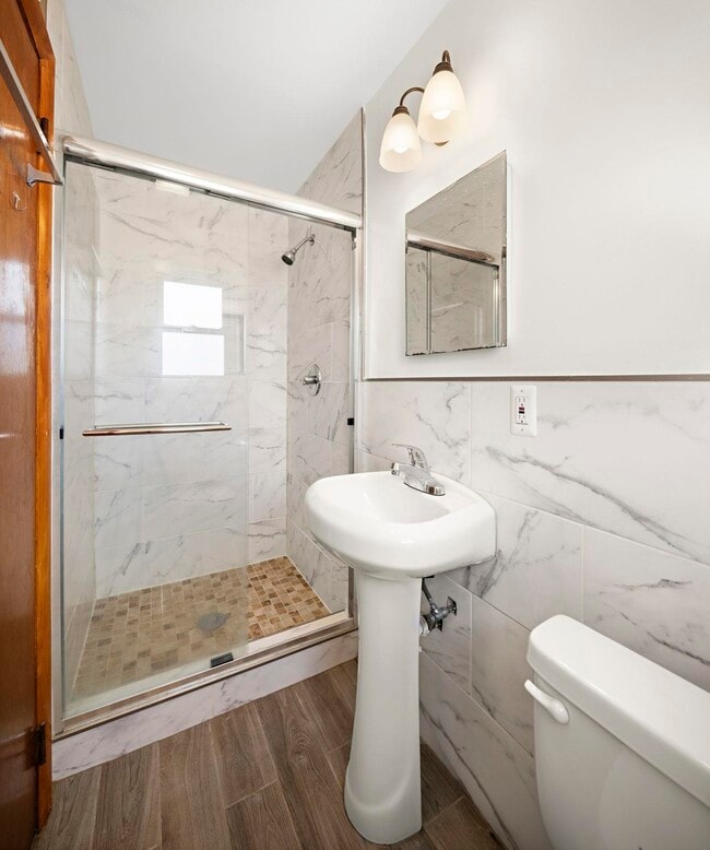 Building Photo - 184 Central Ln