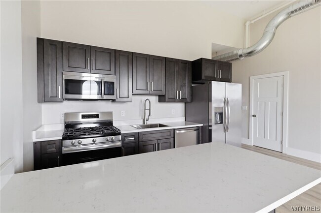 Building Photo - 136 Seneca St