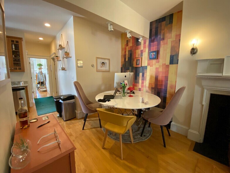 Building Photo - 2 Arlington St