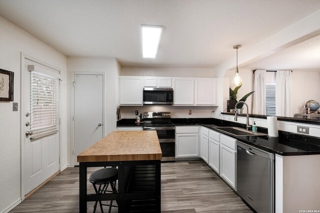 Building Photo - 8111 Running Hollow