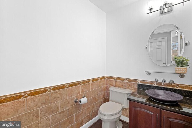 Building Photo - 19451 Youngs Cliff Rd