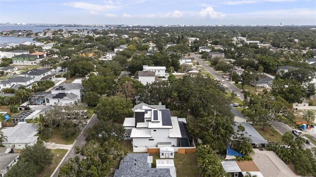 Building Photo - 3624 S Gardenia Ave