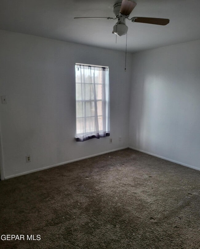 Building Photo - 6416 Pizarro St