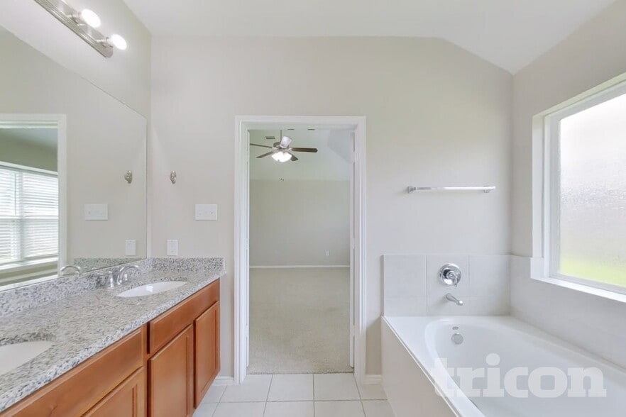 Building Photo - 13702 Sun Bear Ct