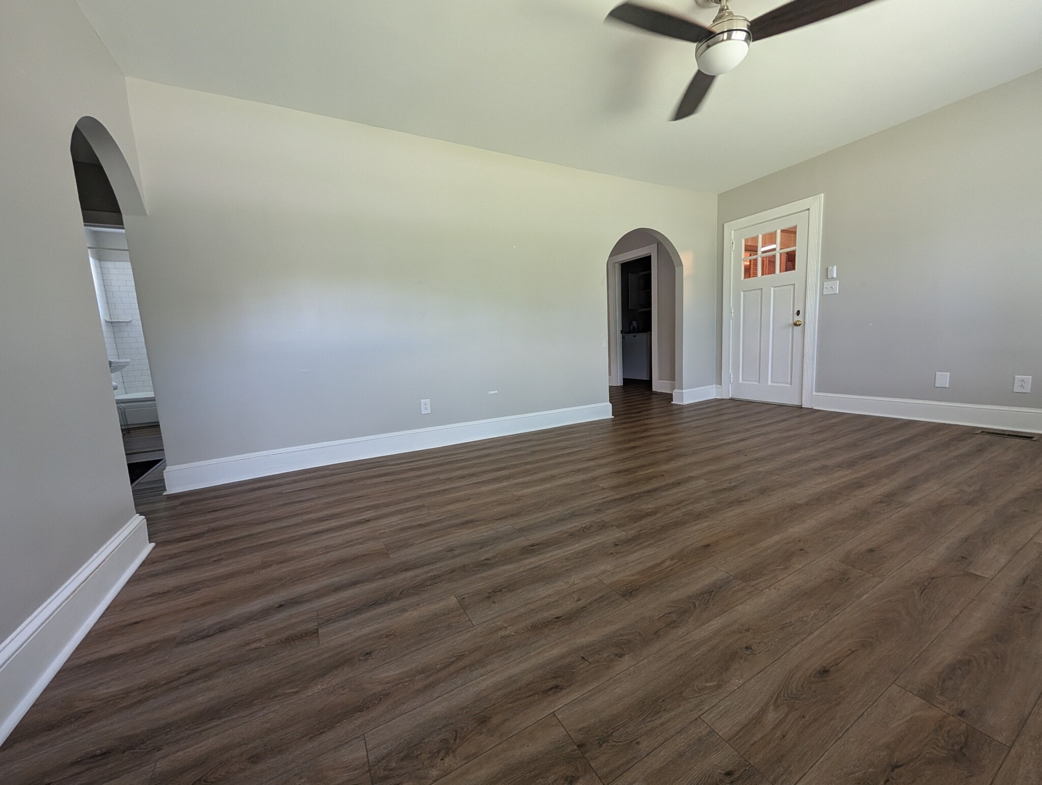 Family room - 110 Nunn St
