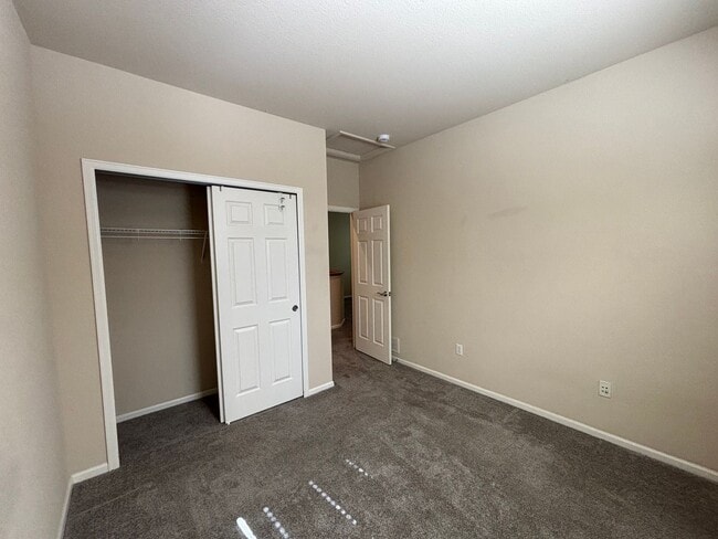 Building Photo - 3903 Rock Creek Dr