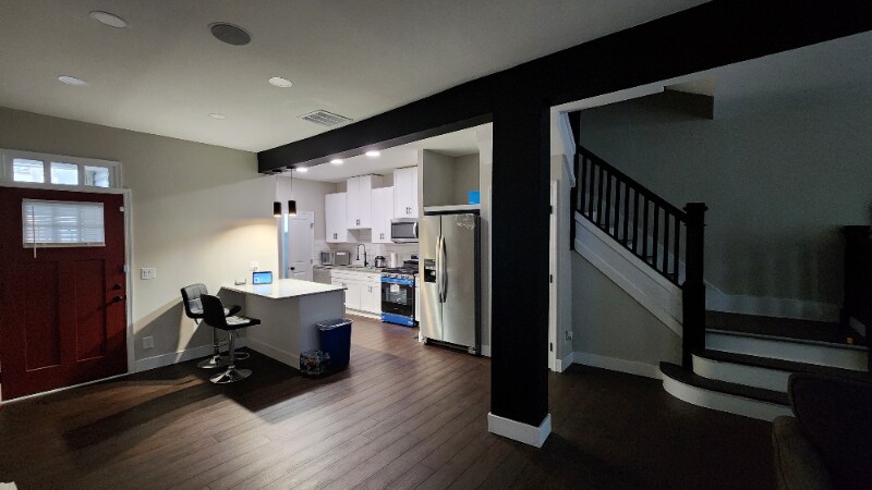 Building Photo - 3512 Holmes Ave