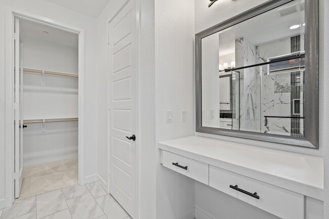 Building Photo - 73584 Henri Dr