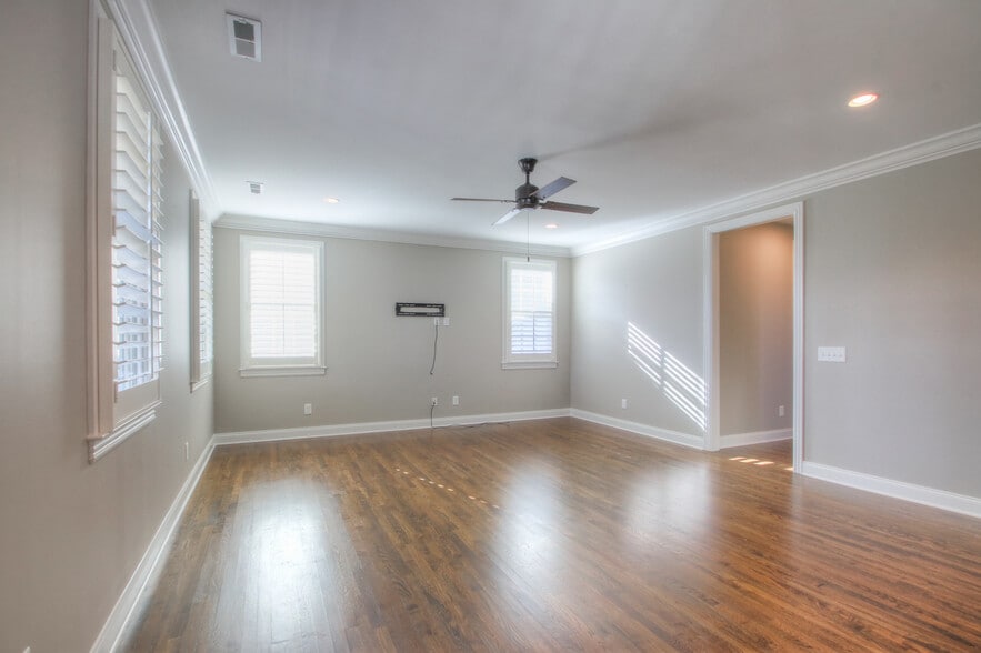 Building Photo - 9112 Keats St