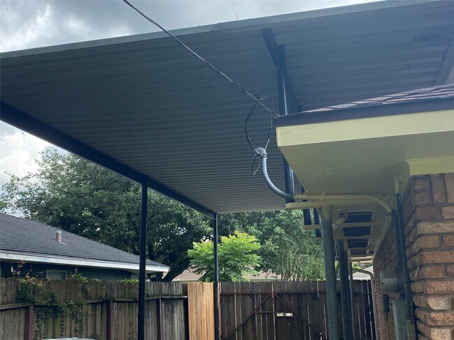 Building Photo - 4929 Libbey Dr