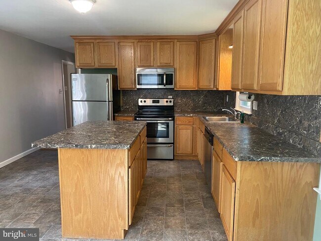 Building Photo - 22 Maryland Ave