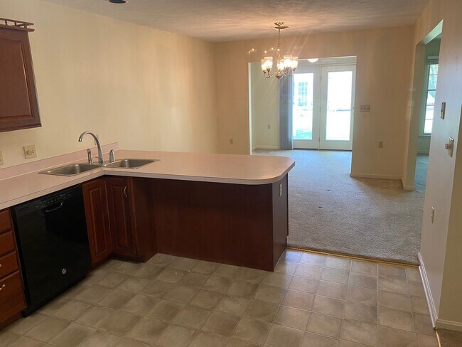 Kitchen - 62 Sanibel Ln