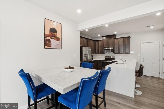 Building Photo - 10501 John Glenn St