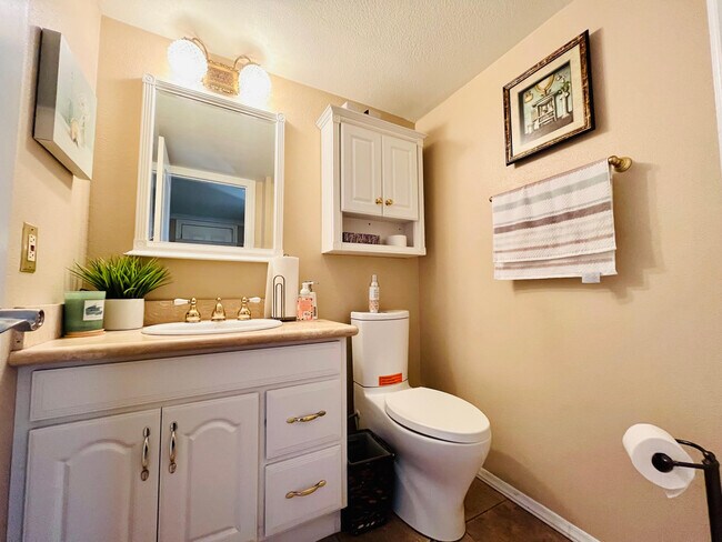 Building Photo - 21945 Centurion Way