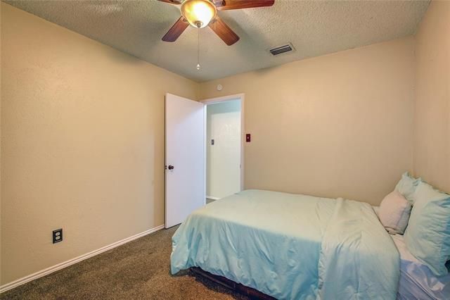 Building Photo - 2106 Briarmeadow Dr