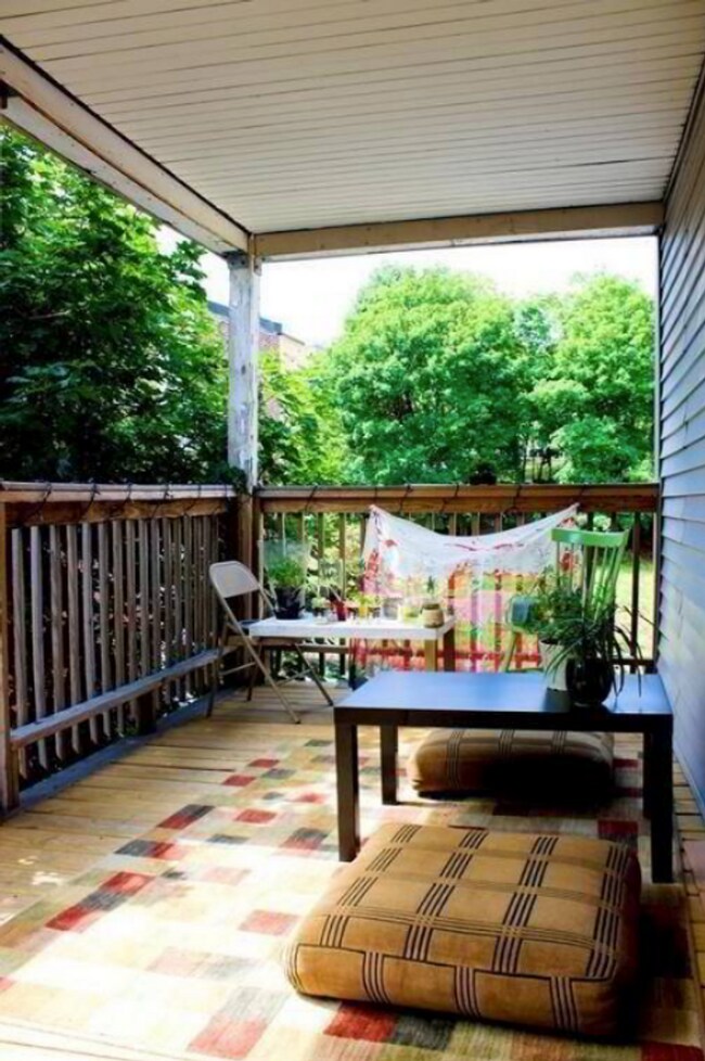 Building Photo - Renovated Apt great 4 Students & Working Pros!  2 Private Decks