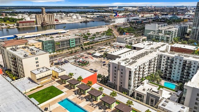 Building Photo - 1208 E Kennedy Blvd