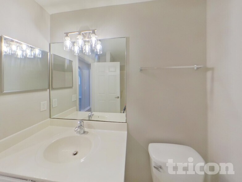 Building Photo - 10549 Opus Dr