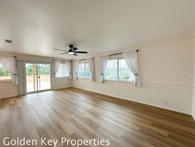Building Photo - Beautiful home on a private, quiet street in Vista!