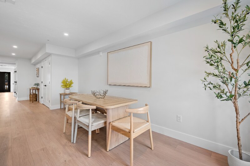 Building Photo - 416 Main St