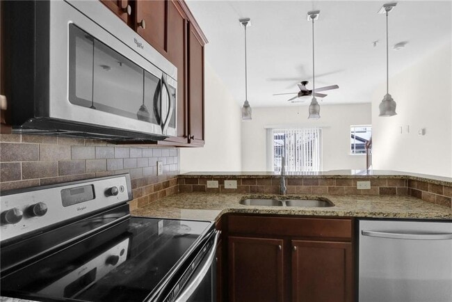 Building Photo - 215 Semel Dr