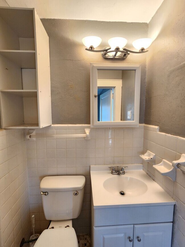 Building Photo - CandlerLong Term Rental